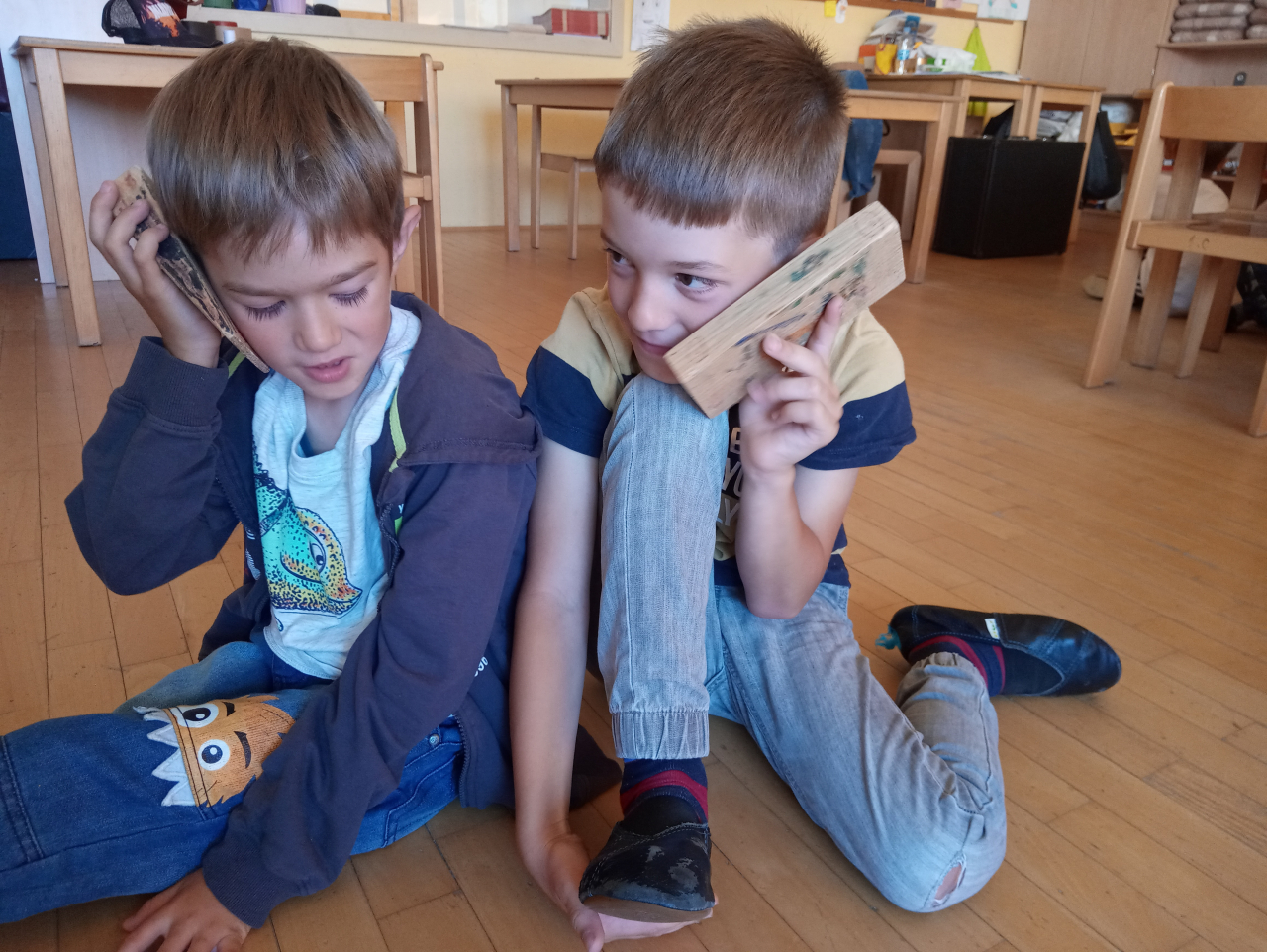 TOM_telefon_2022_05 TOM_telefon_2022_05