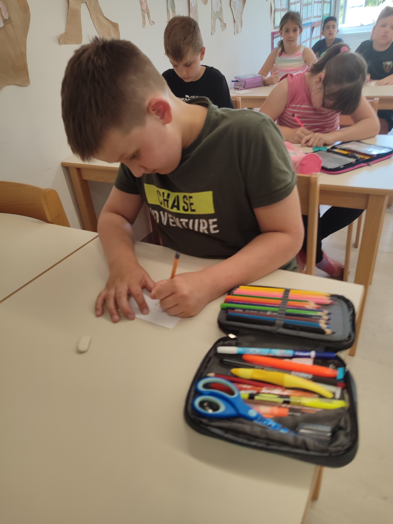 TOM_telefon_2022_09 TOM_telefon_2022_09